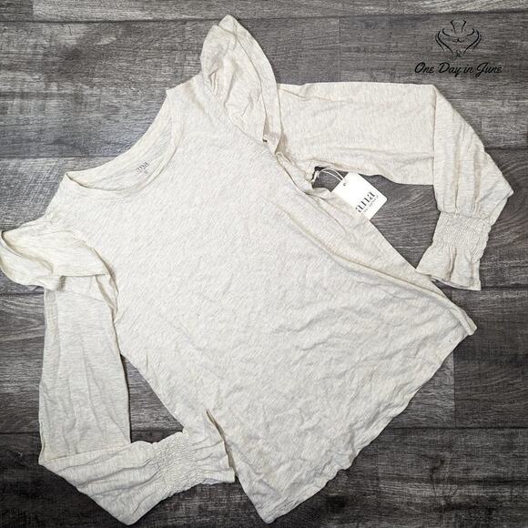 A.n.a Ruffle Shoulder Top Size XS - Picture 1 of 5
